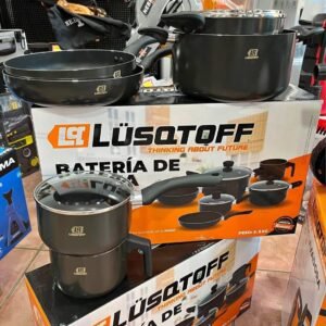 🍳JUEGO BATERIA DE COCINA LUSQTOFF 9 PCS🍳*  •1 JARRO DE LECHE SIN TAPA (14x11cm) •1 SARTEN (26x5CM) •1 SARTEN PROFUNDA (24x7CM) •1 CACEROLA CON ASA Y TAPA DE VIDRIO (20x9CM) •1 OLLA CON ASA Y TAPA DE VIDRIO (20x9CM) •1 OLLA GRANDE CON ASA Y TAPA DE VIDRIO (24x12CM)